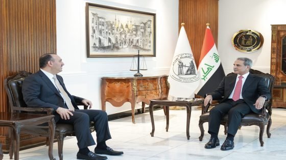 رئيس مجلس القضاء ووزير الداخلية يبحثان المقترحات والأفكار لتطوير عمل الوزارة
